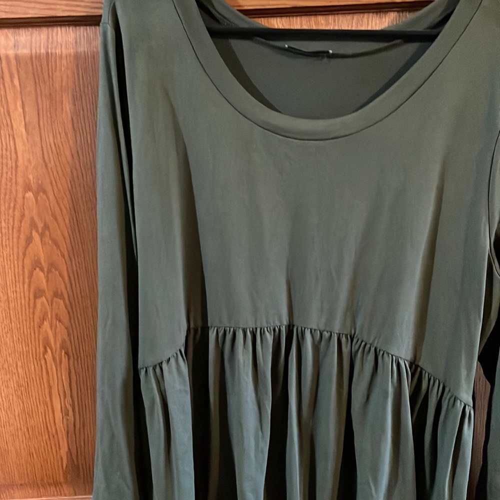 Green new without tags dress XL
